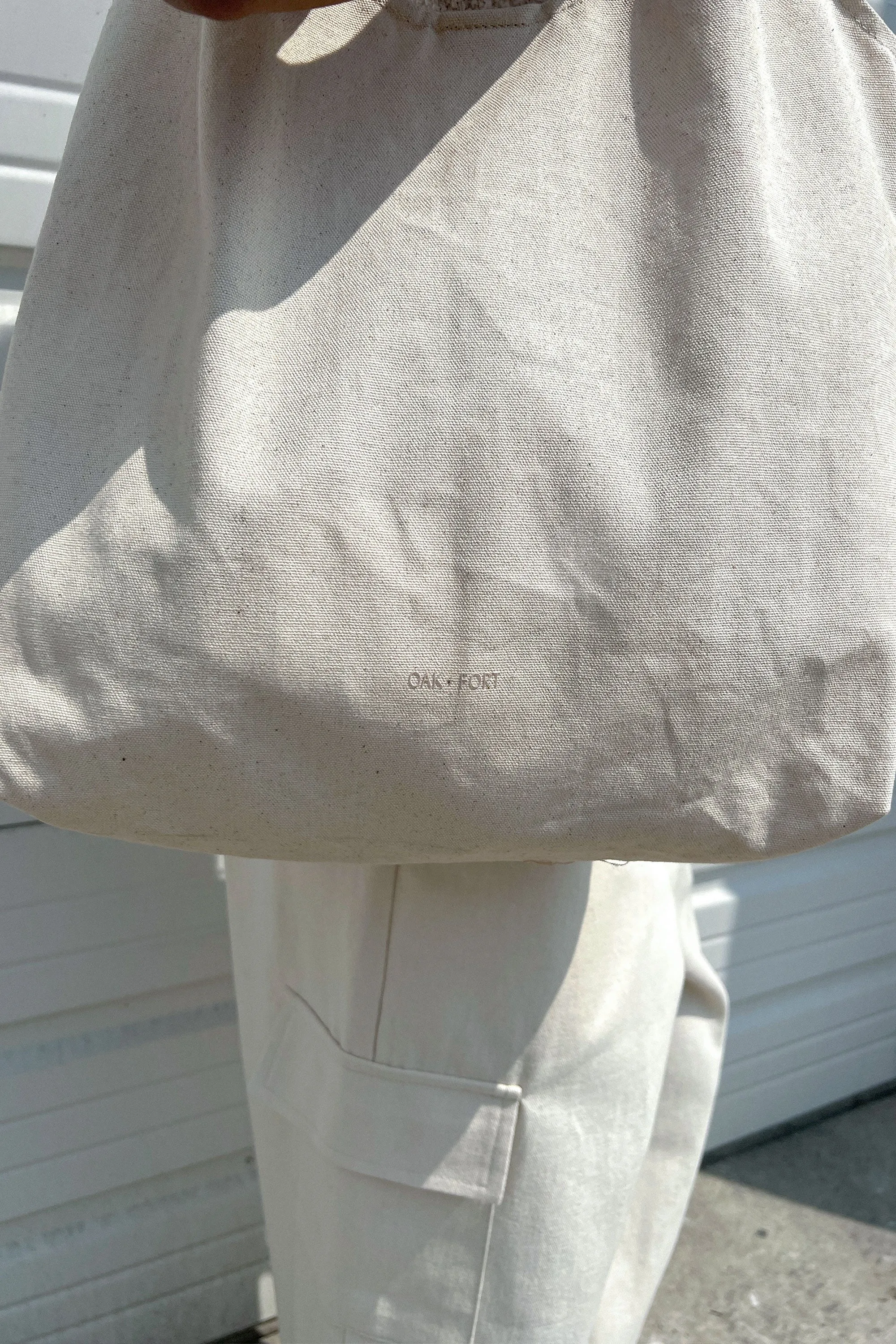 CASUAL CANVAS TOTE