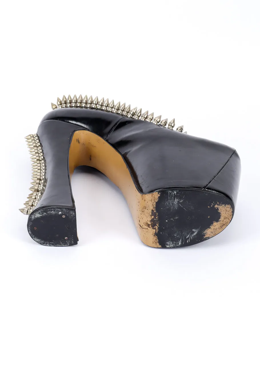 Spike Studded Super Elevated Court Platforms