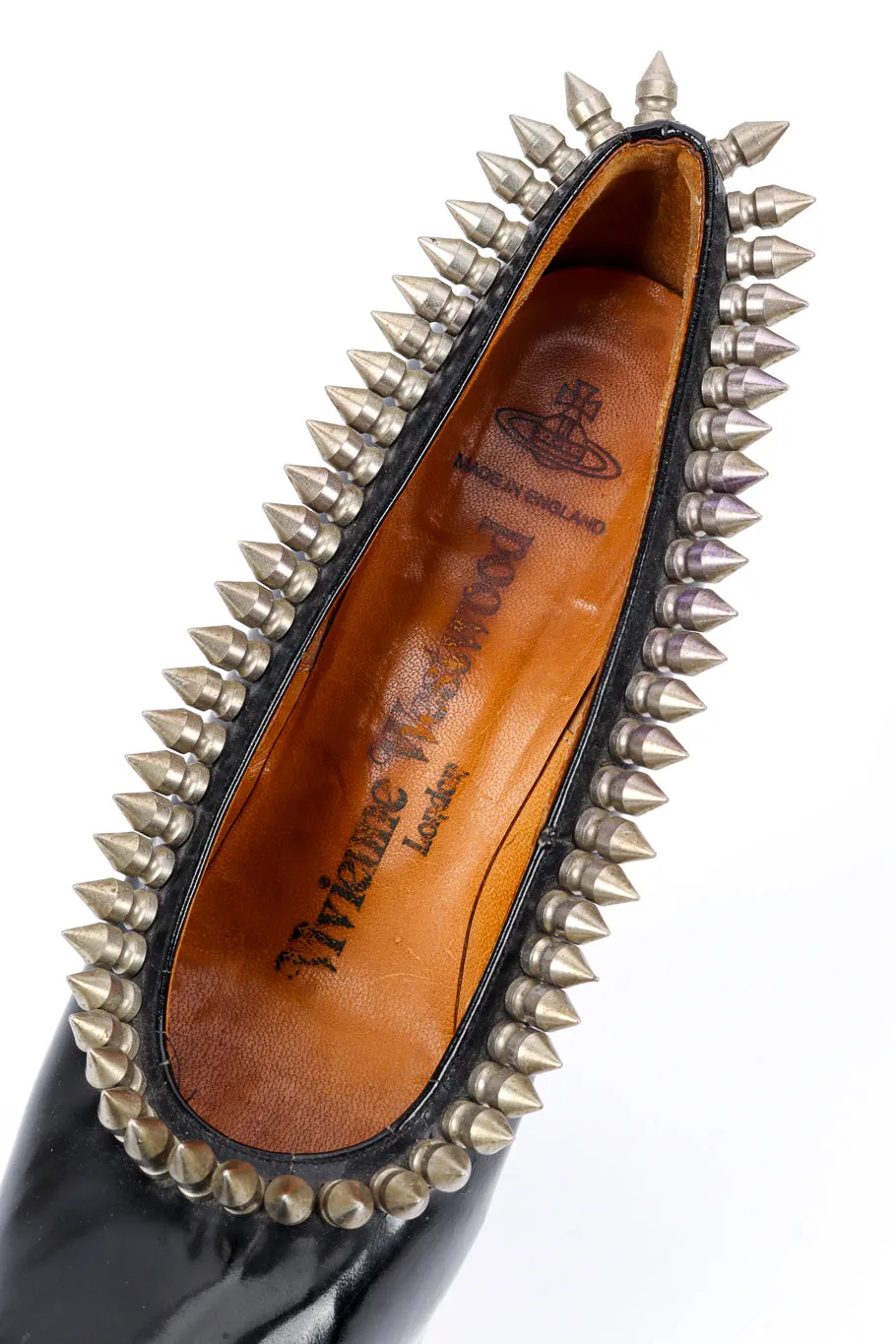 Spike Studded Super Elevated Court Platforms