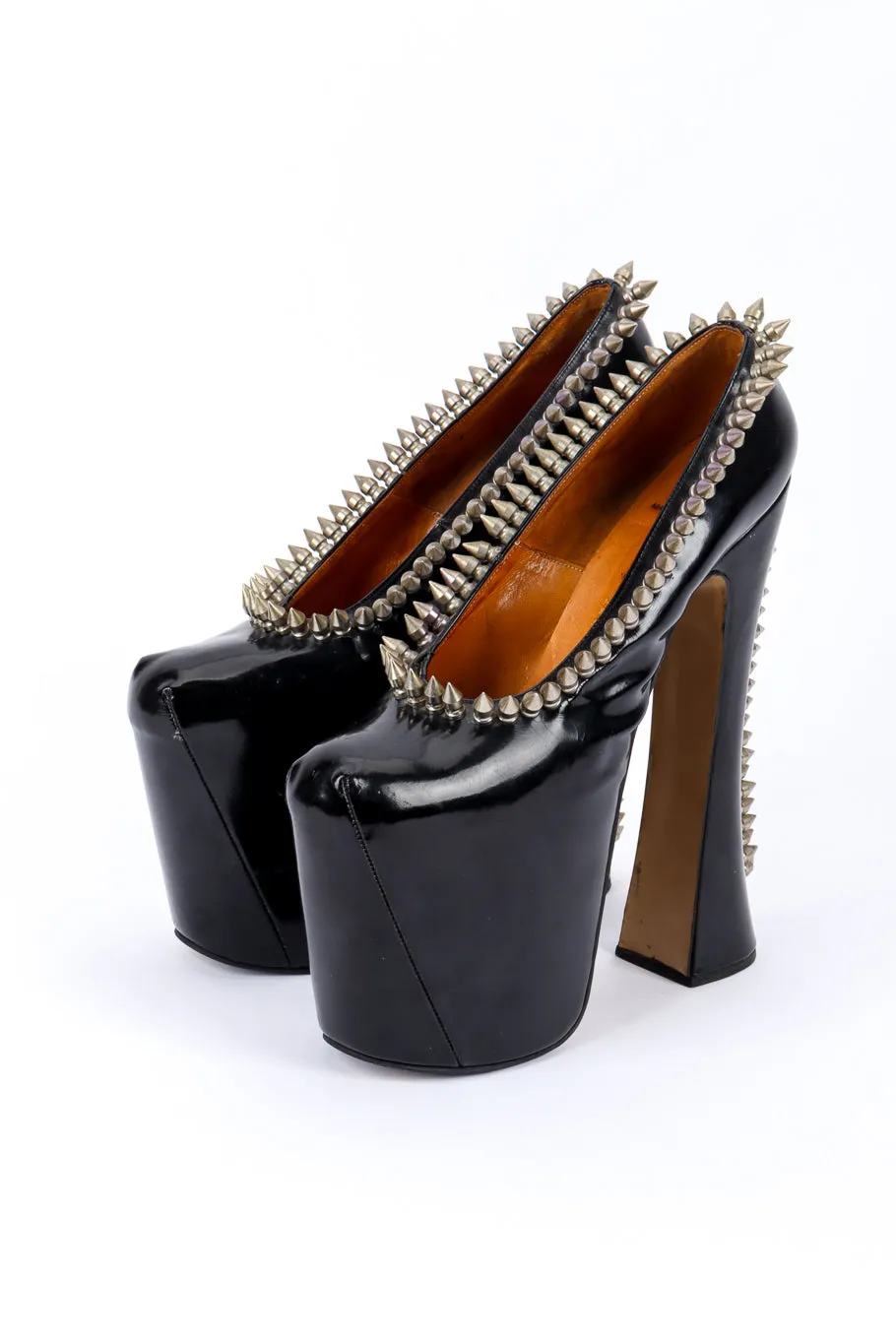 Spike Studded Super Elevated Court Platforms