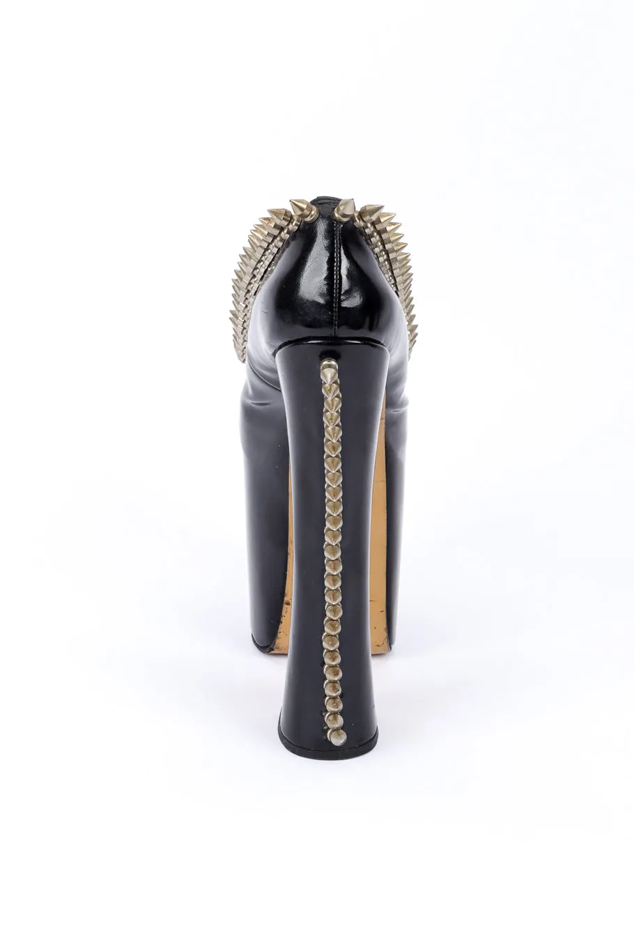 Spike Studded Super Elevated Court Platforms